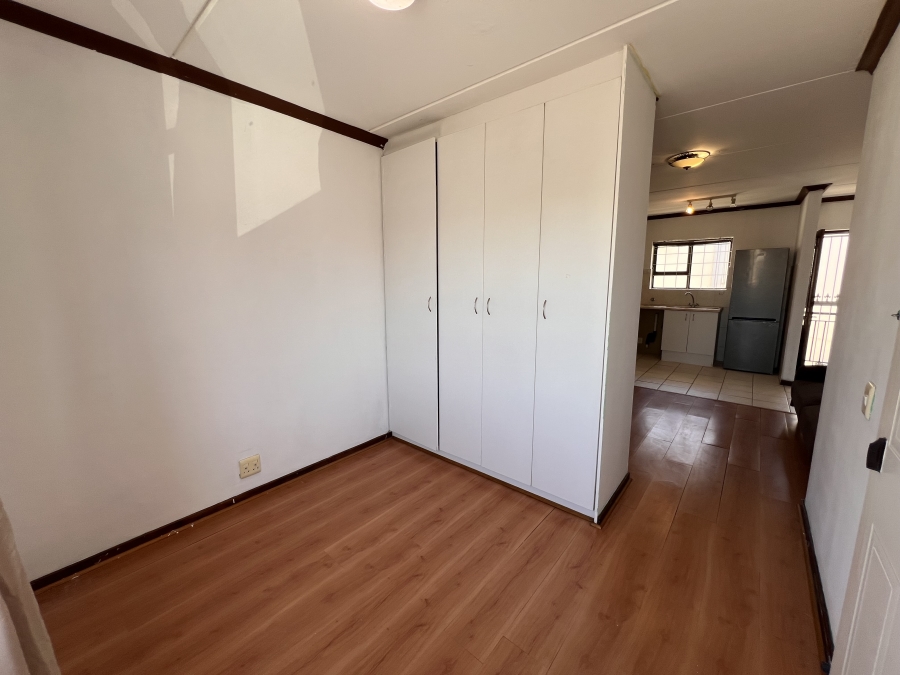 To Let 1 Bedroom Property for Rent in Parklands Western Cape
